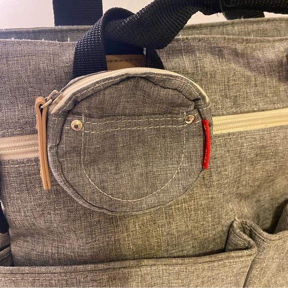 Skip hop diaper bag - Picture 8 of 10